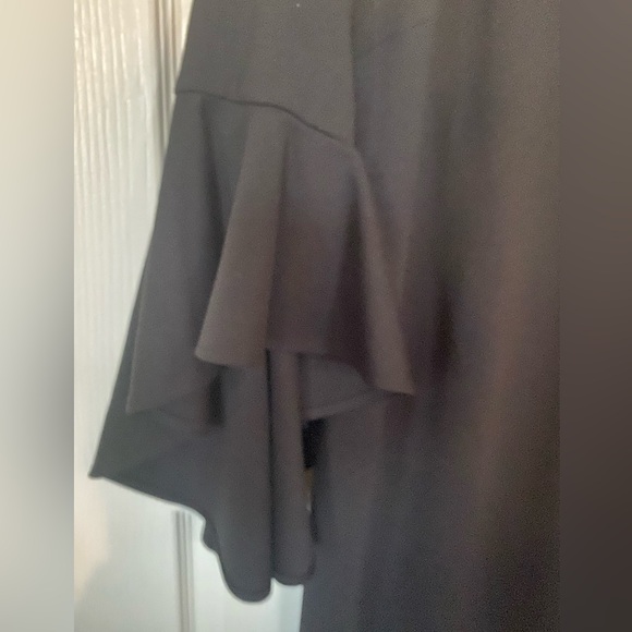 Black Dress - Picture 3 of 7